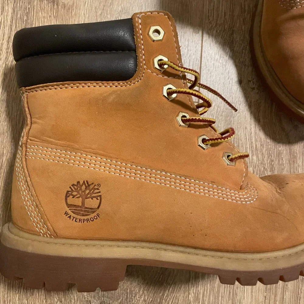 Women's Timberland® Premium 6-Inch Waterproof Boot Size 7 - Picture 3 of 8